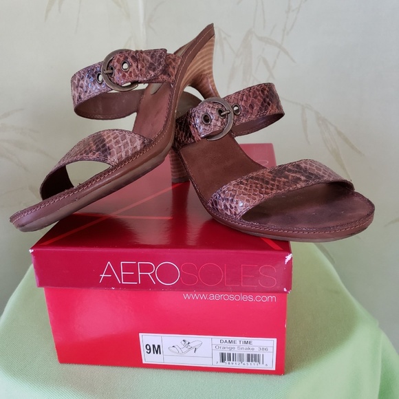 AEROSOLES WOMEN'S DAME TIME SANDALS:PRE-OWNED BROWN SNAKE-EMBOSSED LEATHER  9M - Picture 2 of 10
